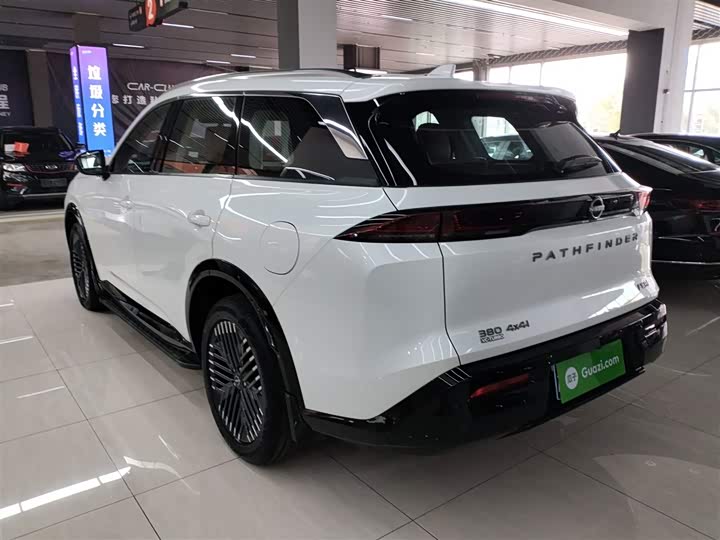 Фото 5 - Nissan Pathfinder