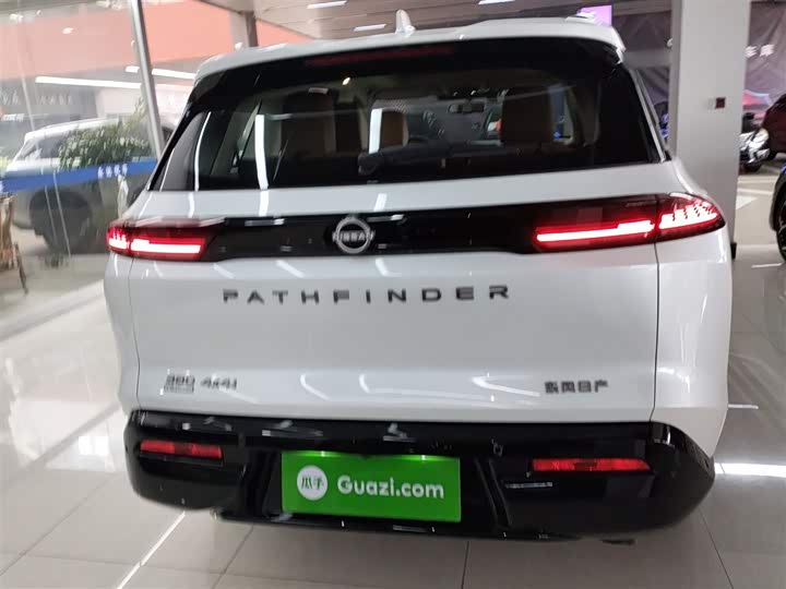 Фото 6 - Nissan Pathfinder