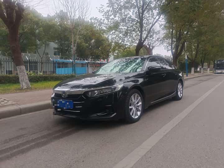 Фото 1 - Honda Accord