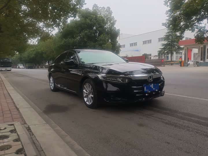 Фото 2 - Honda Accord