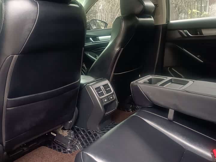 Фото 6 - Honda Accord