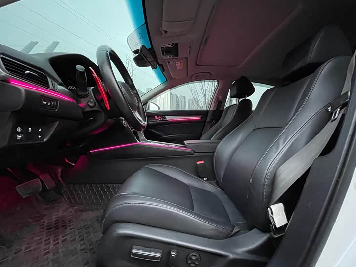 Фото 5 - Honda Accord