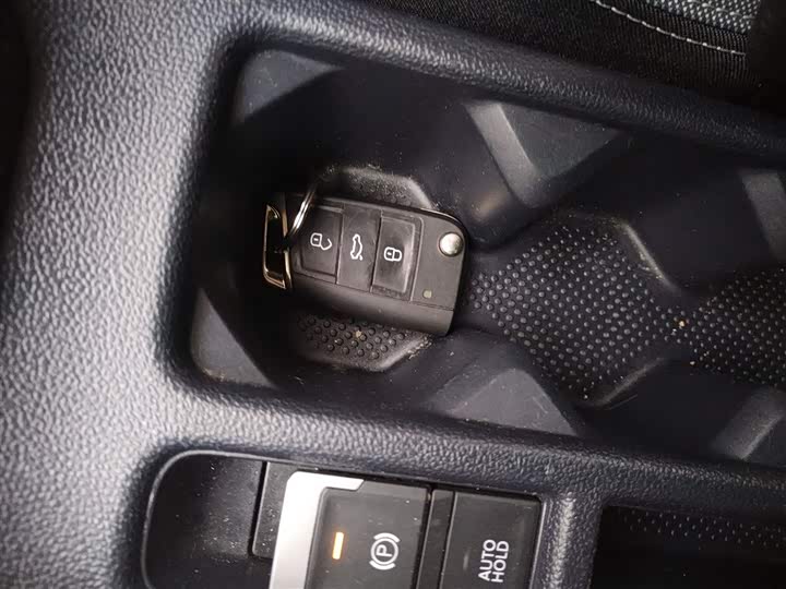 Фото 9 - Volkswagen Lavida