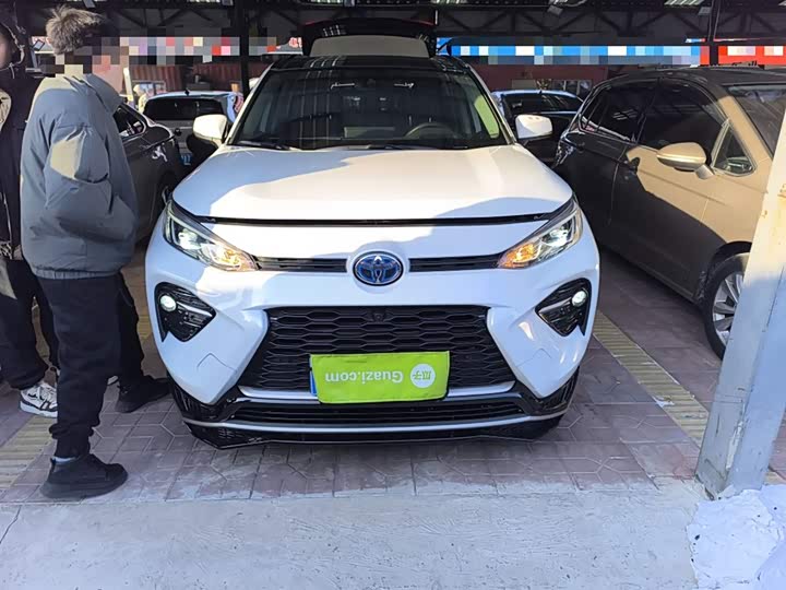 Фото 3 - Toyota Wildlander