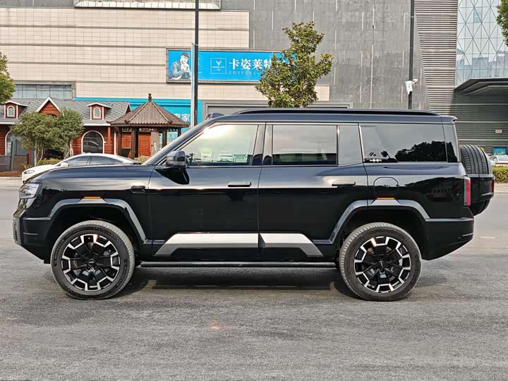 Фото 7 - BYD FangChengBao Leopard 8