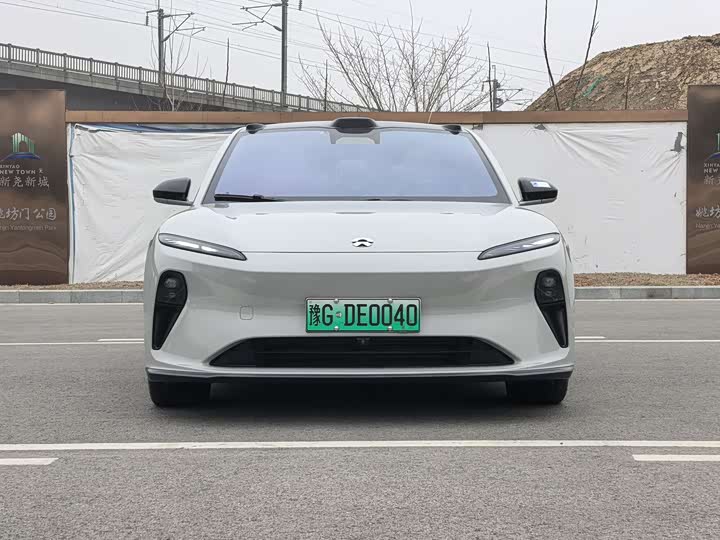 Фото 2 - Nio ET5T