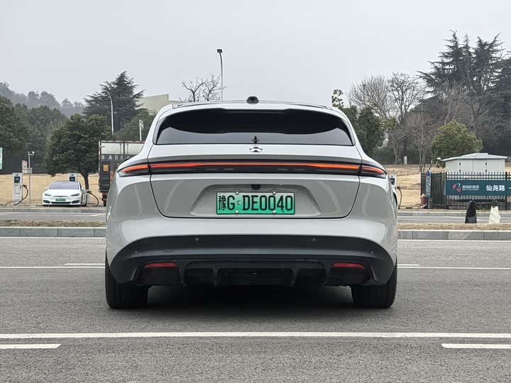 Фото 6 - Nio ET5T