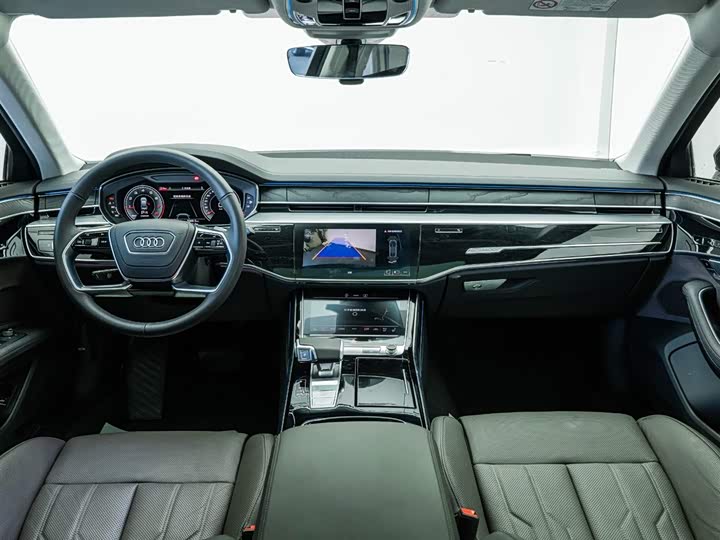 Фото 7 - Audi A8