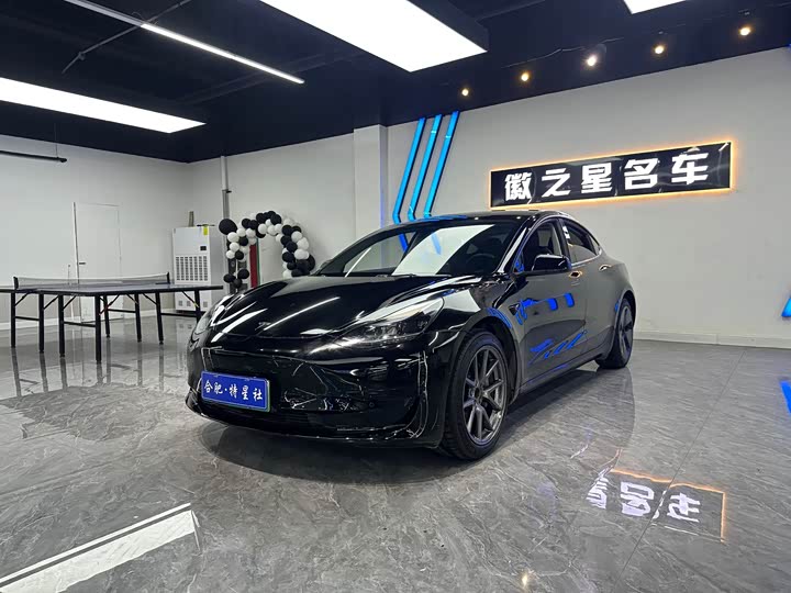 Фото 3 - Tesla Model 3