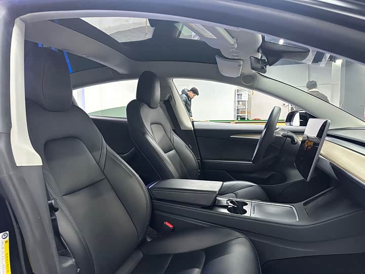 Фото 7 - Tesla Model 3