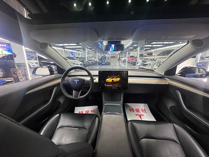 Фото 9 - Tesla Model 3