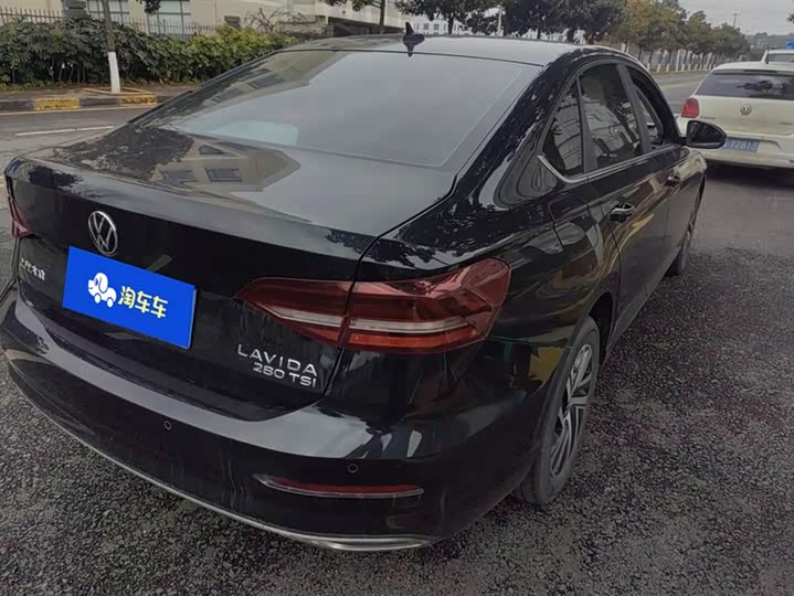 Фото 3 - Volkswagen Lavida