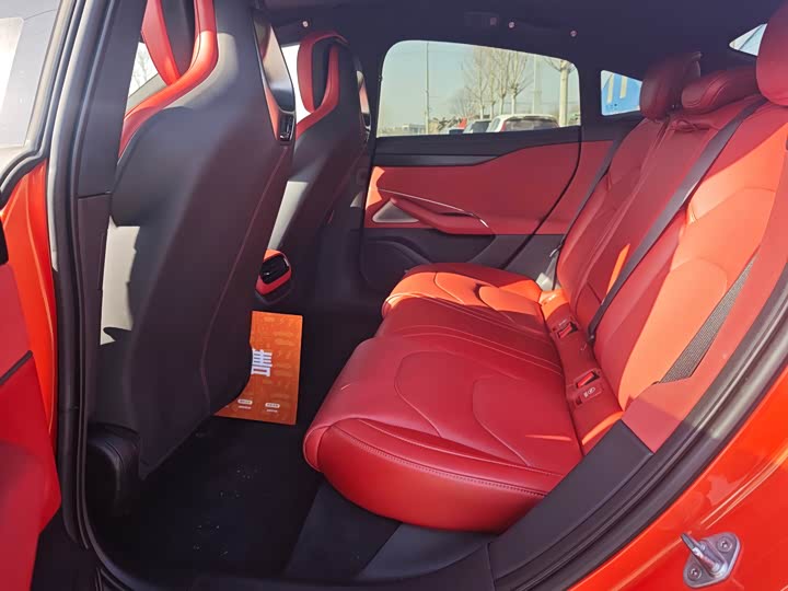 Фото 5 - Xiaomi SU7