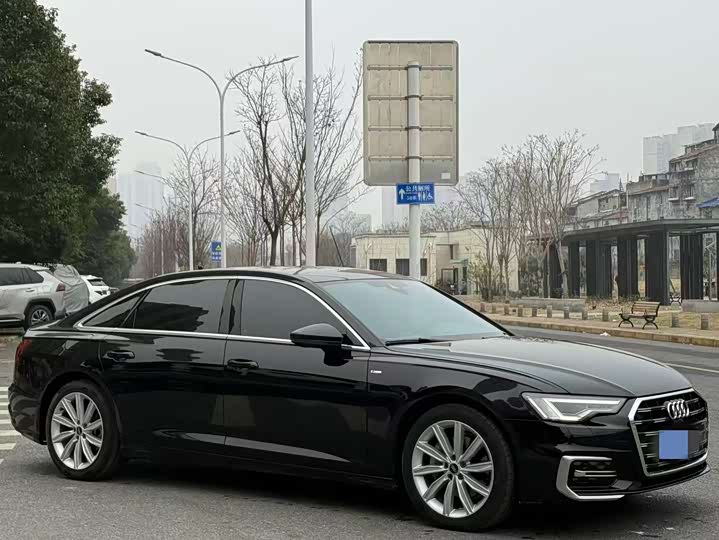Фото 3 - Audi A6L