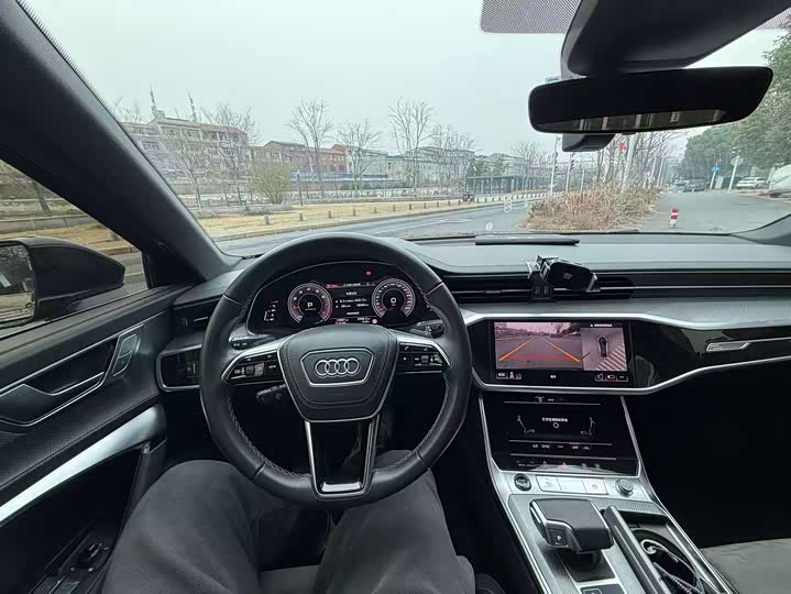 Фото 5 - Audi A6L