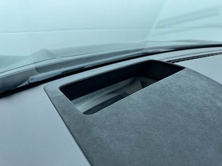 Фото 8 - Zeekr 001