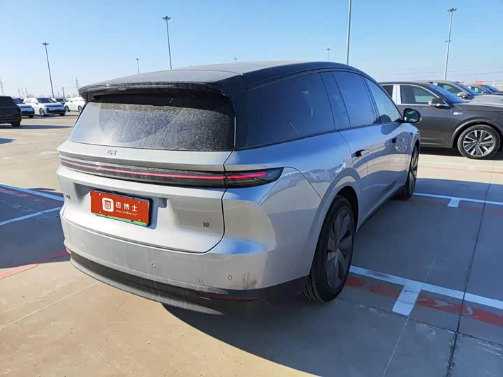 Фото 2 - LiXiang i8