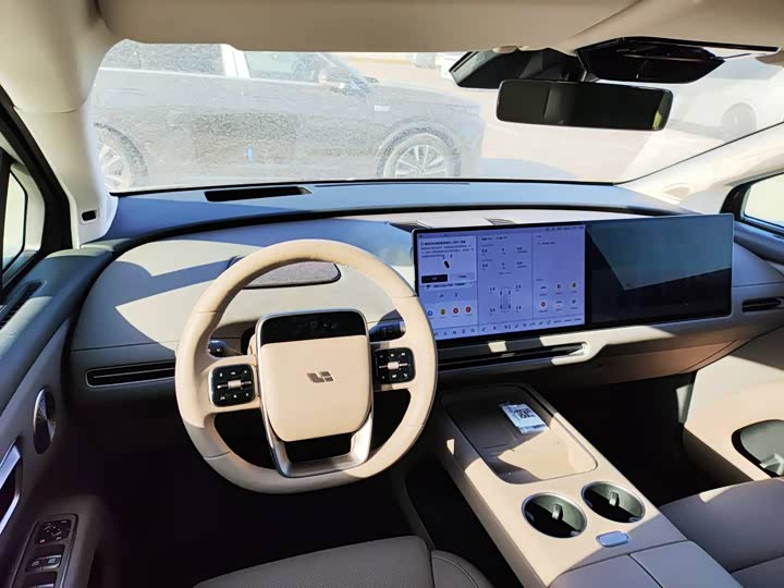 Фото 3 - LiXiang i8