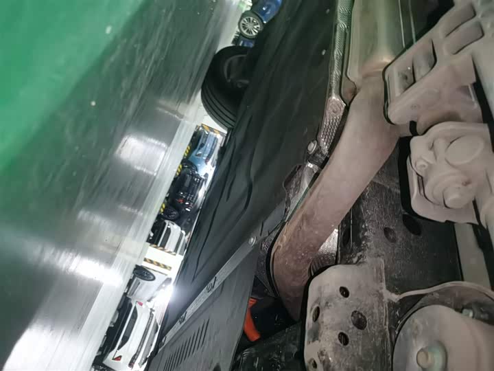 Фото 2 - BYD FangChengBao Leopard 8