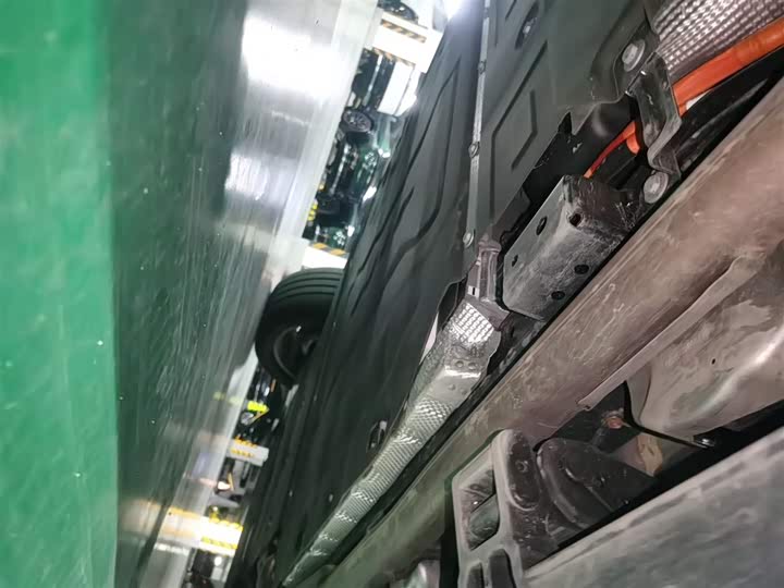 Фото 4 - BYD FangChengBao Leopard 8