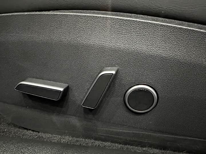 Фото 7 - Tesla Model 3