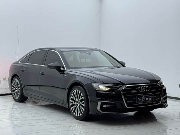 Фото 2 - Audi A6L