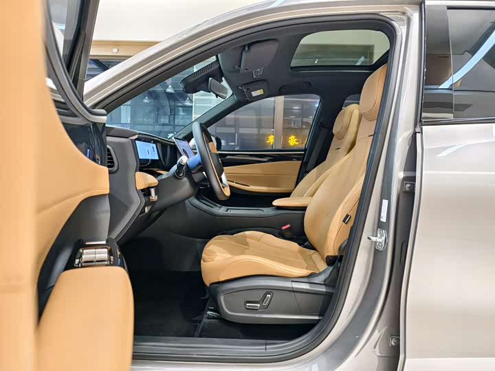 Фото 8 - Geely Galaxy L7