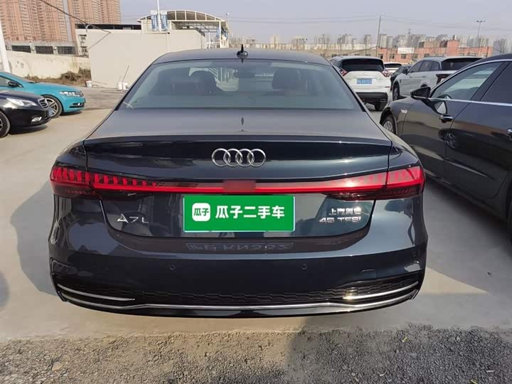 Фото 6 - Audi A7L