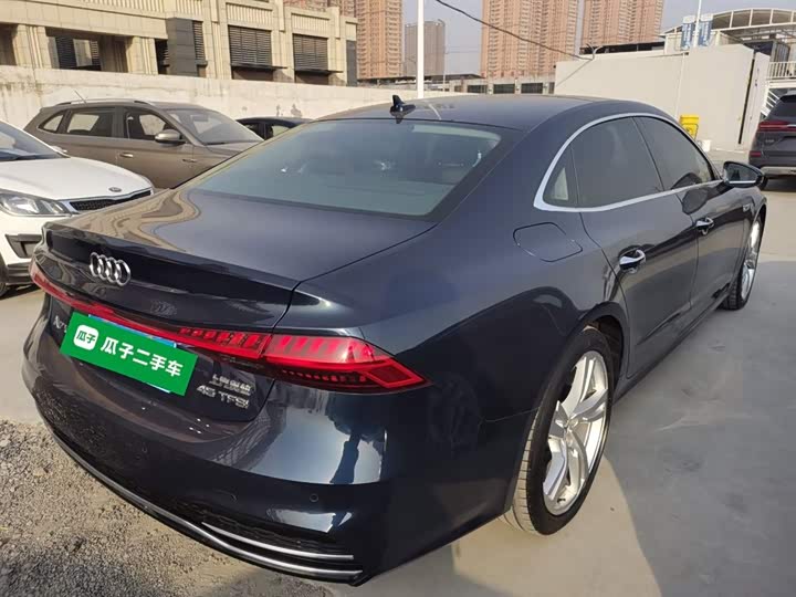 Фото 7 - Audi A7L