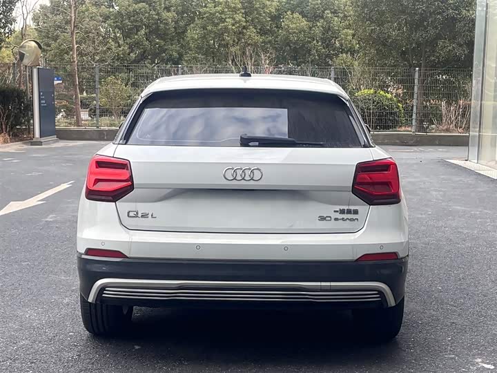 Фото 3 - Audi Q2L e-tron