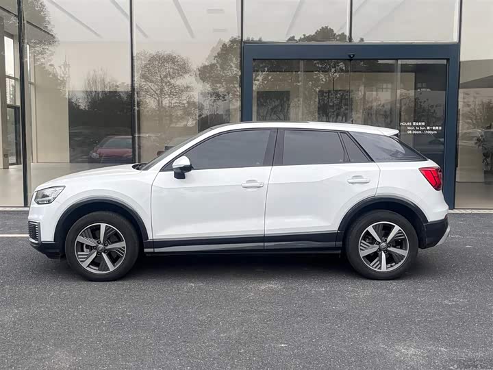 Фото 4 - Audi Q2L e-tron