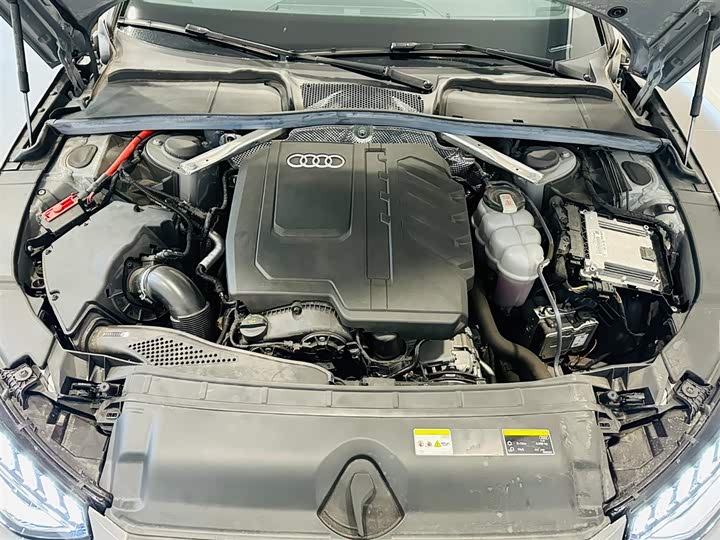 Фото 9 - Audi A4L