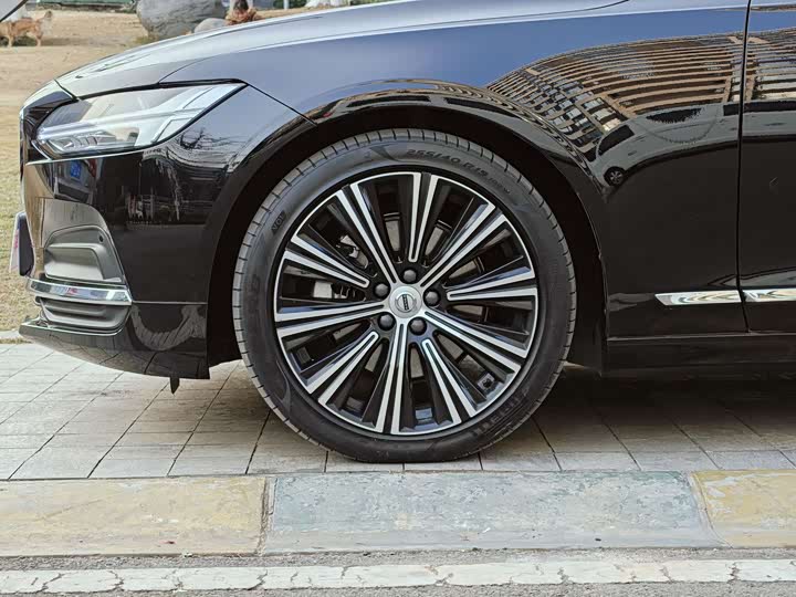 Фото 5 - Volvo S90