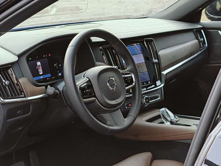 Фото 8 - Volvo S90