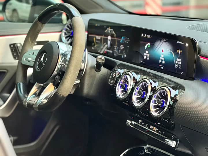 Фото 7 - Mercedes-Benz A-Class AMG