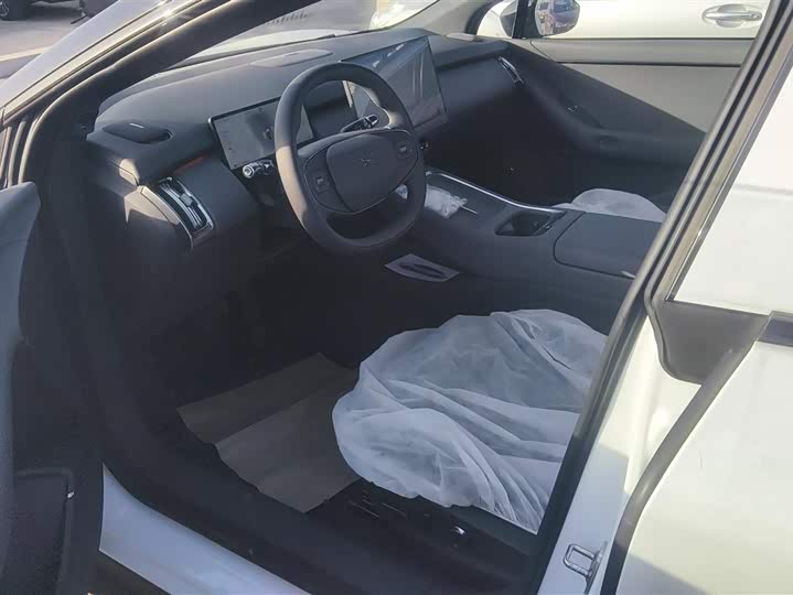 Фото 9 - XPeng F57