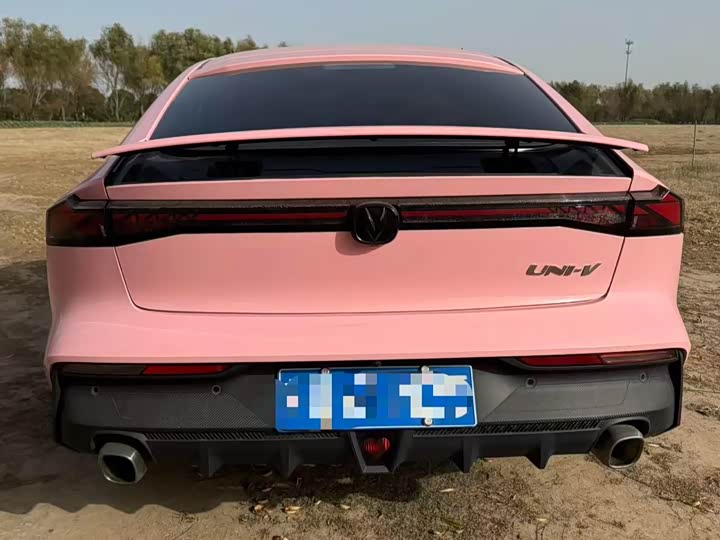 Фото 6 - Changan UNI-V