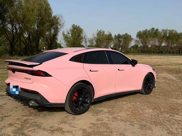 Фото 8 - Changan UNI-V