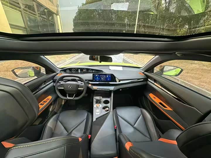 Фото 9 - Changan UNI-V