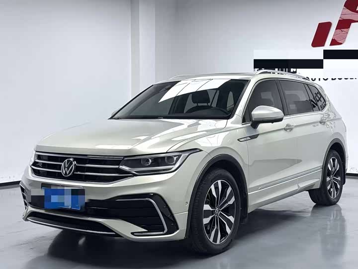 Фото 1 - Volkswagen Tiguan L Pro