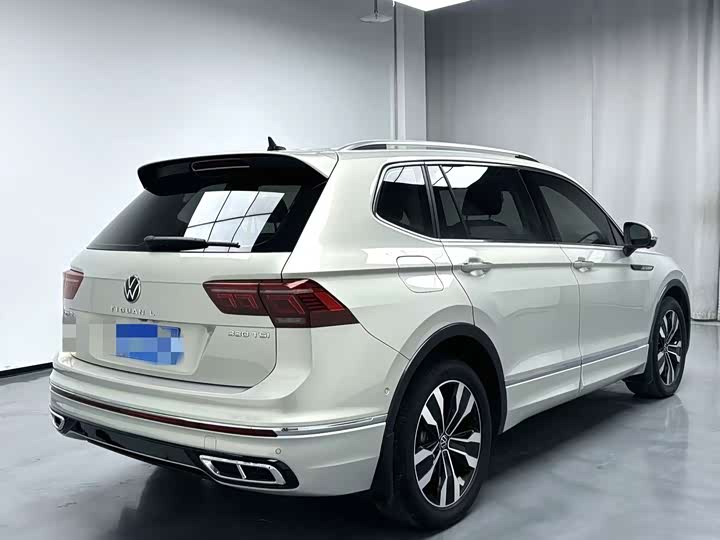Фото 9 - Volkswagen Tiguan L Pro
