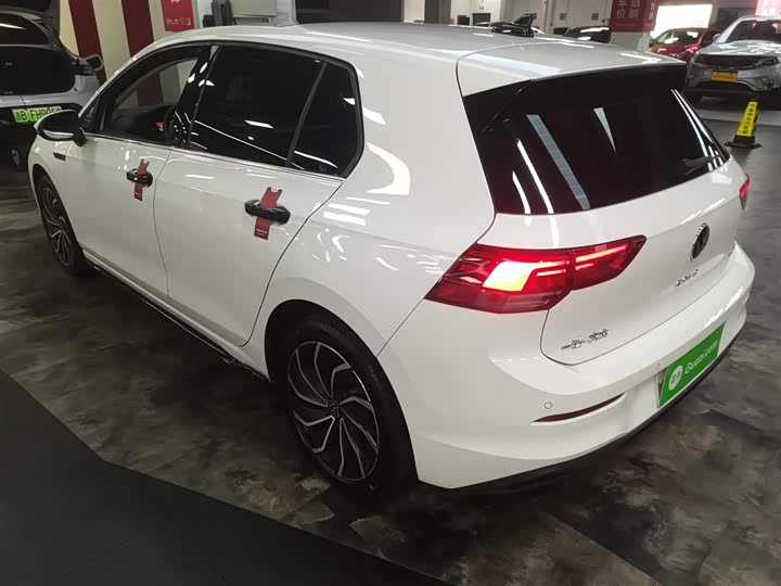 Фото 5 - Volkswagen Golf