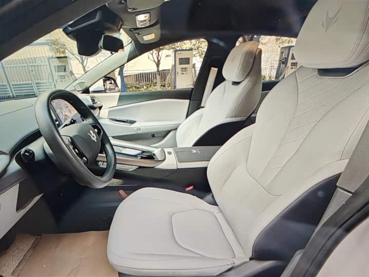 Фото 9 - BAIC Arcfox Alpha S5