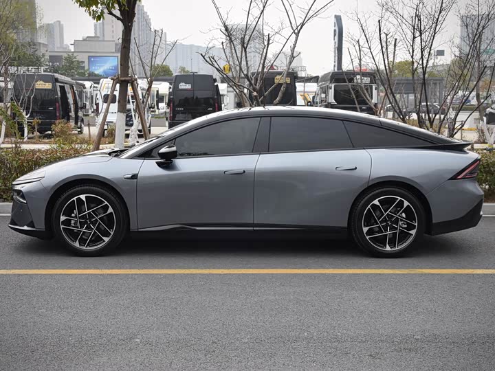 Фото 2 - XPeng F57