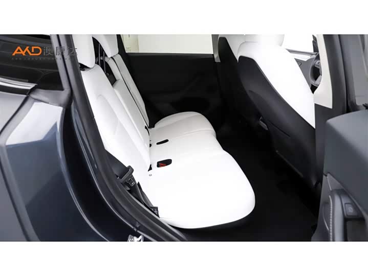 Фото 8 - Tesla Model Y