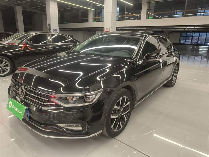 Фото 2 - Volkswagen Magotan