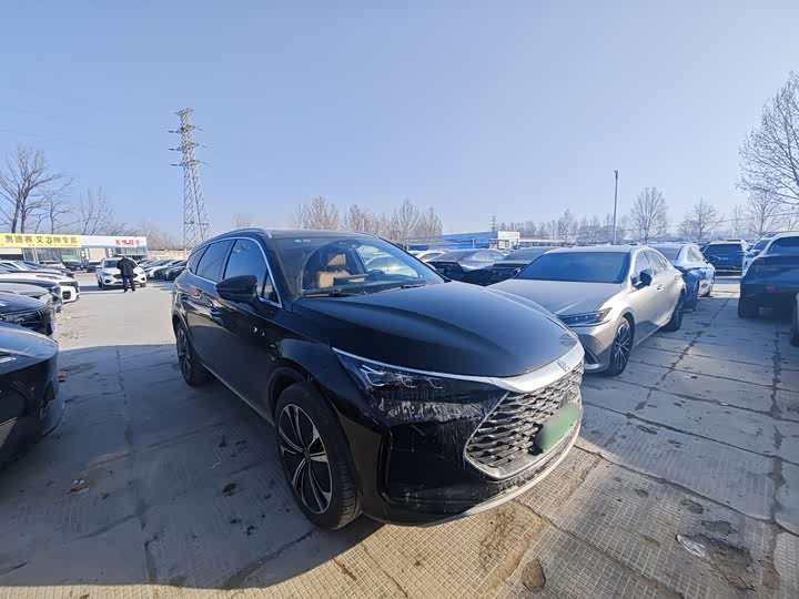 Фото 3 - BYD Tang Hybrid/EV