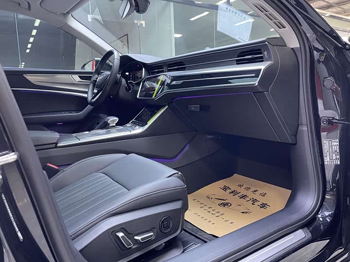 Фото 4 - Audi A6L