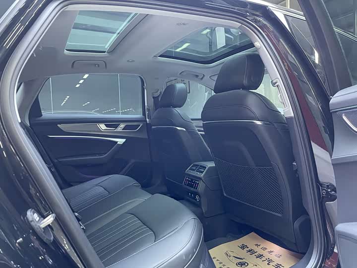 Фото 5 - Audi A6L