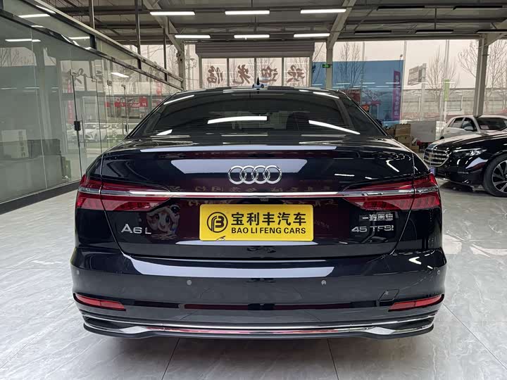 Фото 6 - Audi A6L